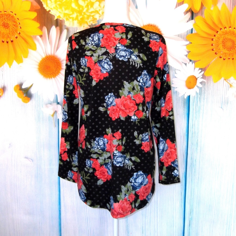 LulaRoe Floral Lynnae Top Size Medium - Picture 5 of 7